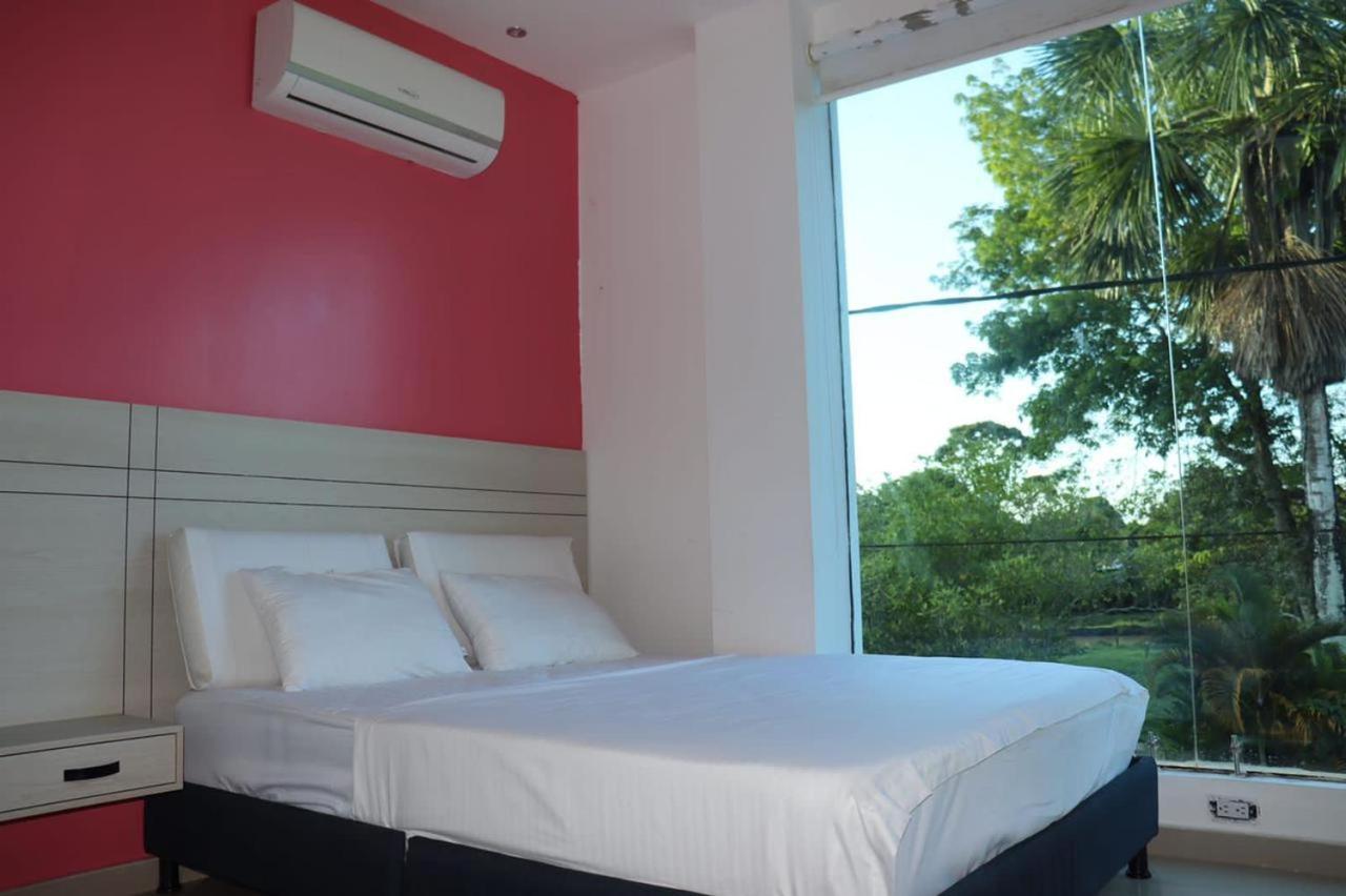 Hotel River Suite เลติเซีย ภายนอก รูปภาพ